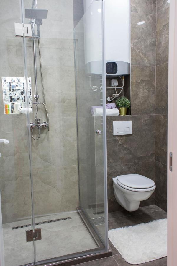 Galaxy Apartments Belgrado Esterno foto
