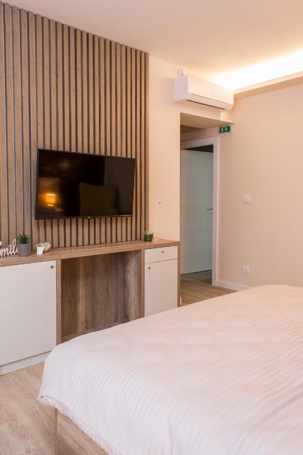 Galaxy Apartments Belgrado Esterno foto