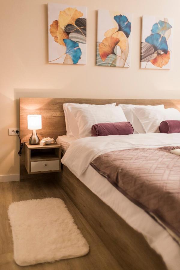 Galaxy Apartments Belgrado Esterno foto