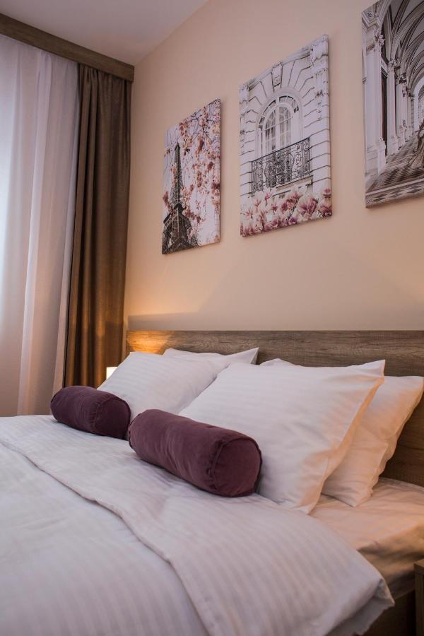 Galaxy Apartments Belgrado Esterno foto