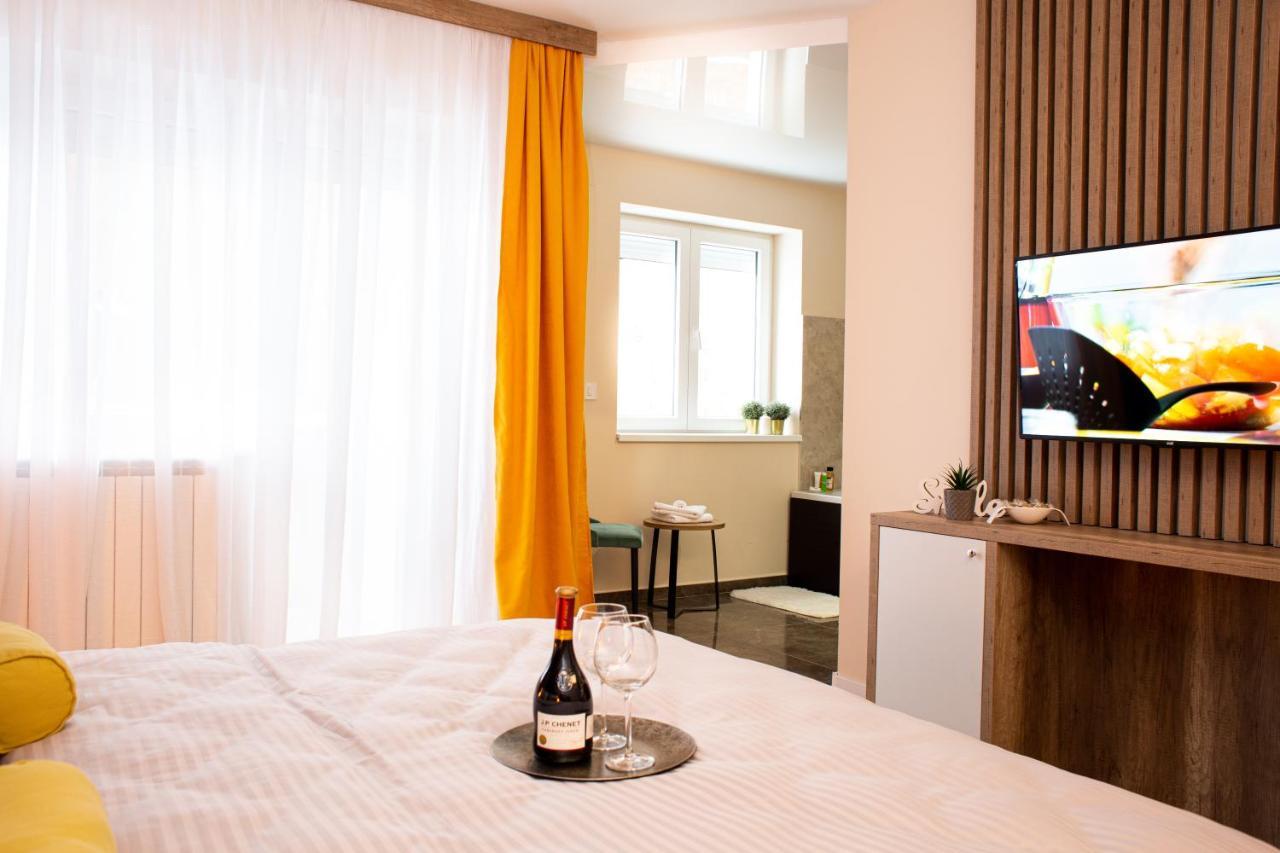 Galaxy Apartments Belgrado Esterno foto