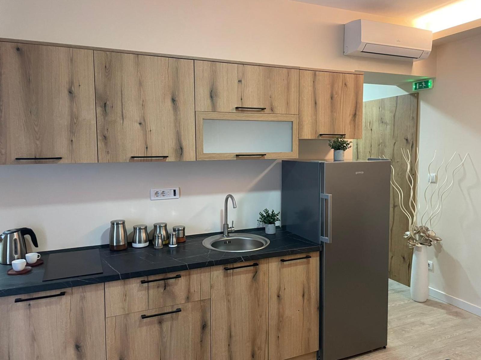 Galaxy Apartments Belgrado Esterno foto