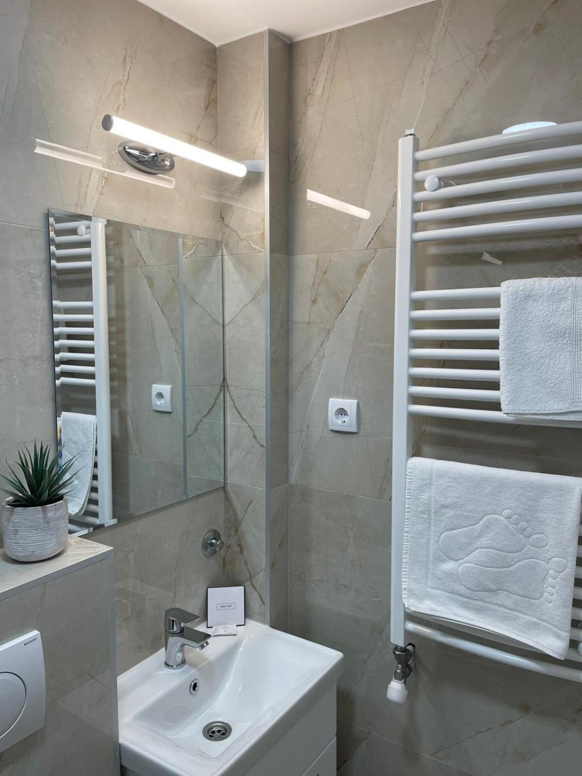 Galaxy Apartments Belgrado Esterno foto